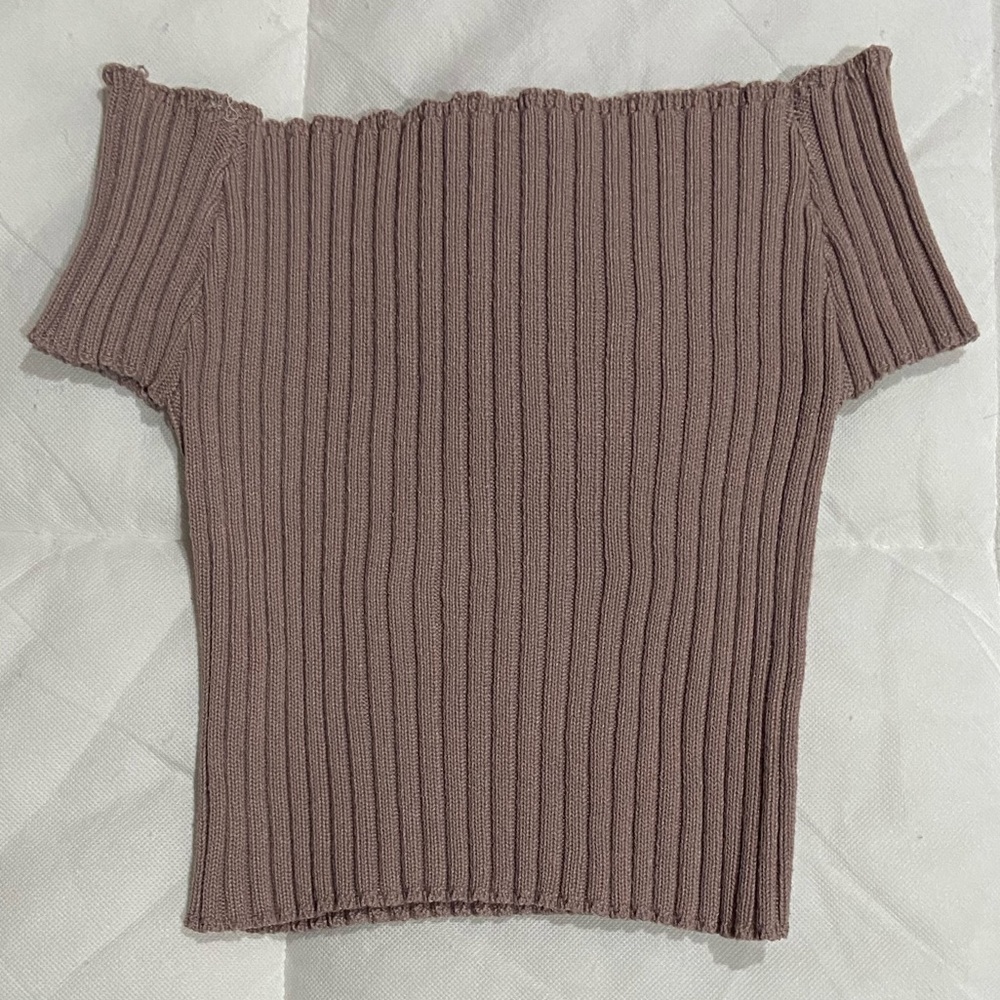 Over the shoulder top 💜